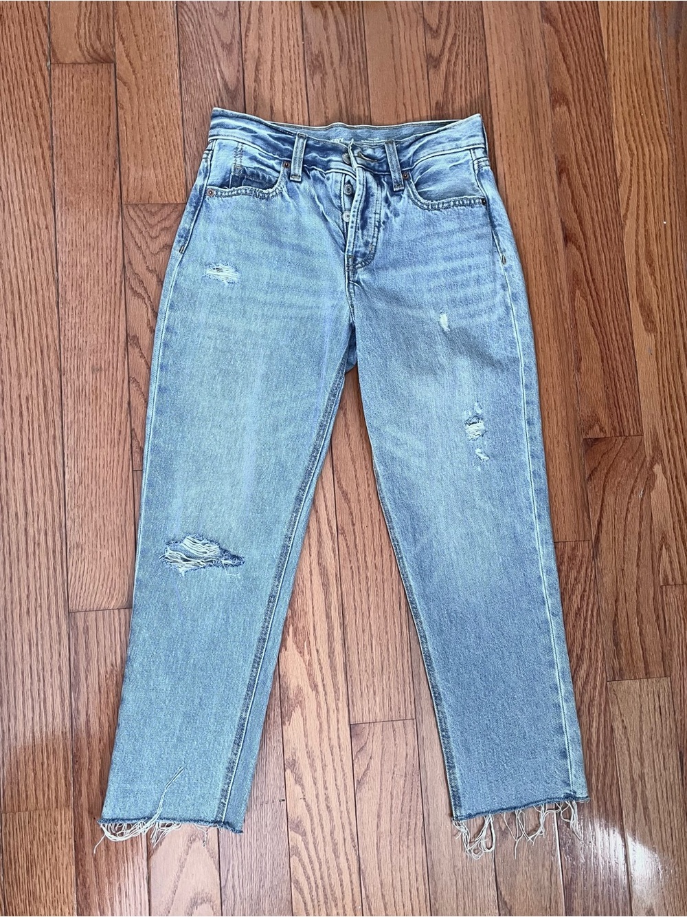 Light Blue OLD NAVY Slouchy Straight Distressed Women's Jeans